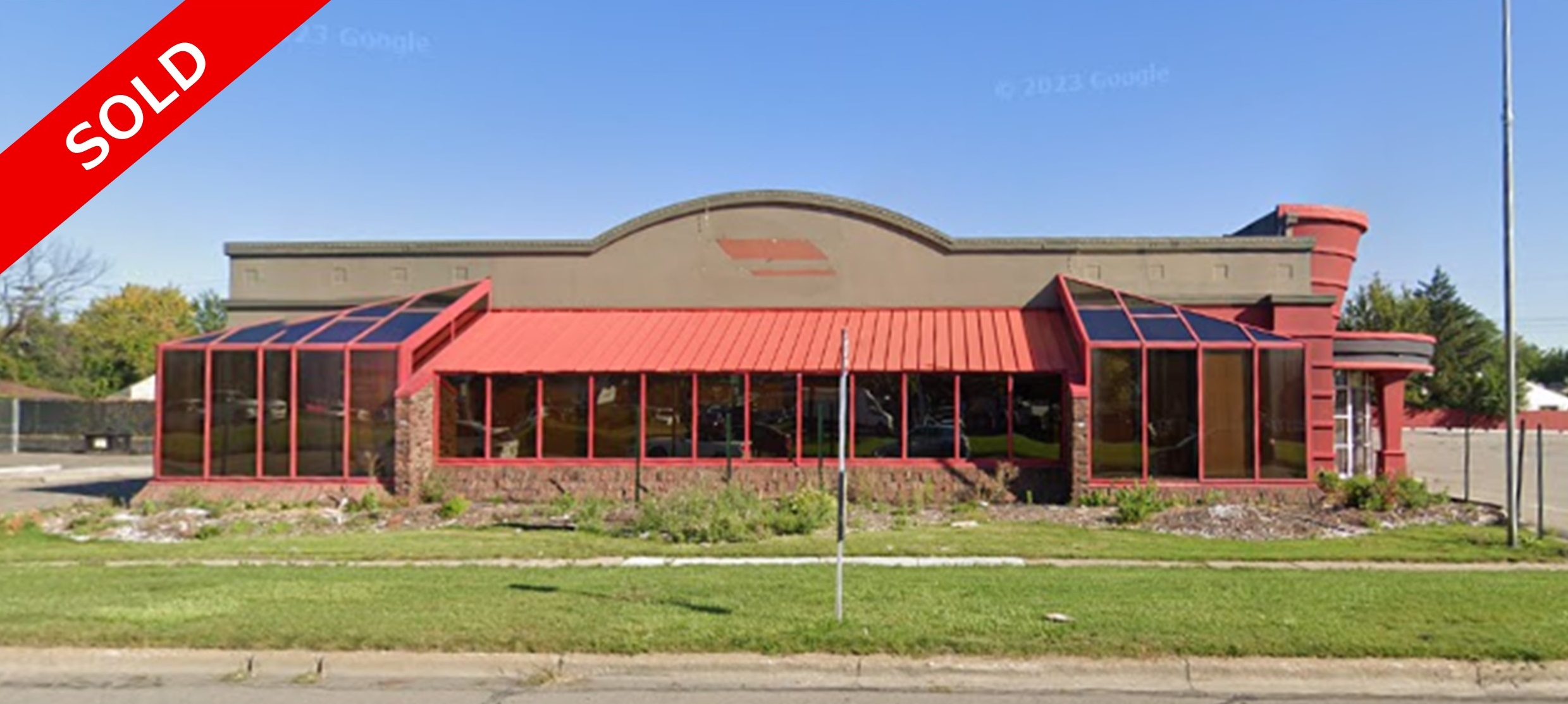 18650 Ford Road - Red Robin